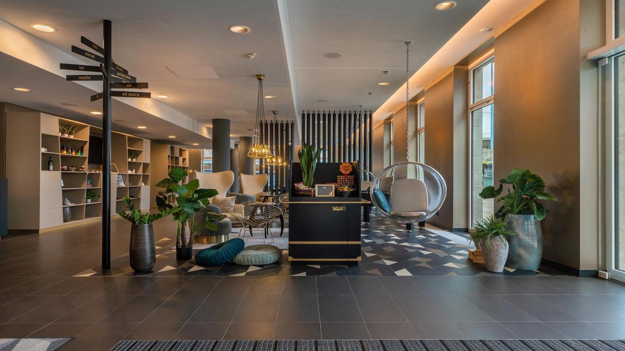 Holiday Inn - The Niu, Ridge Halle Central Station By Ihg Luaran gambar