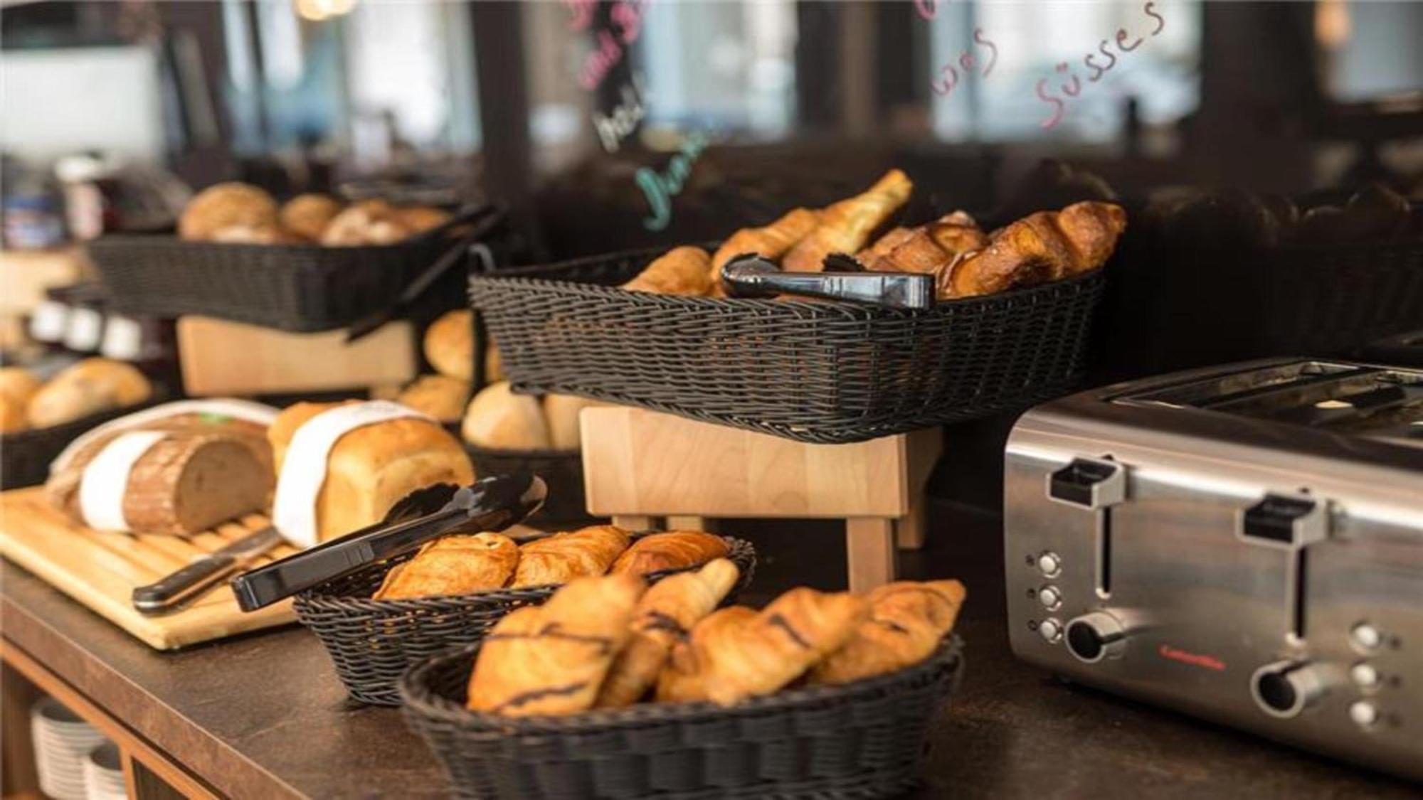 Holiday Inn - The Niu, Ridge Halle Central Station By Ihg Luaran gambar